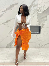 Load image into Gallery viewer, Vacae me skirt
